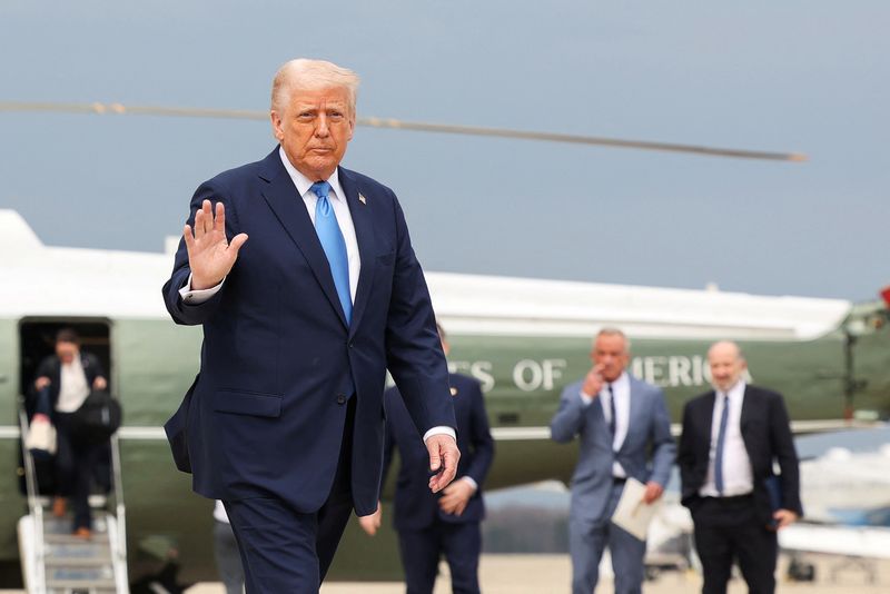 Trump says he is willing to make deals on&nbsp;tariffs