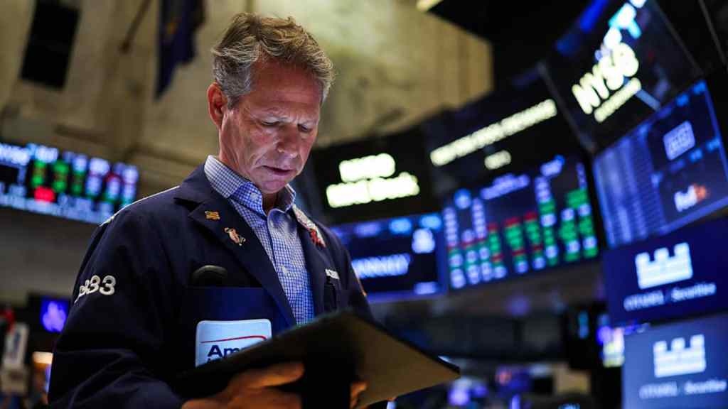 Stocks fall for a third day as tech struggles again; Dow drops more than 600 points on UnitedHealth plunge: Live&nbsp;updates