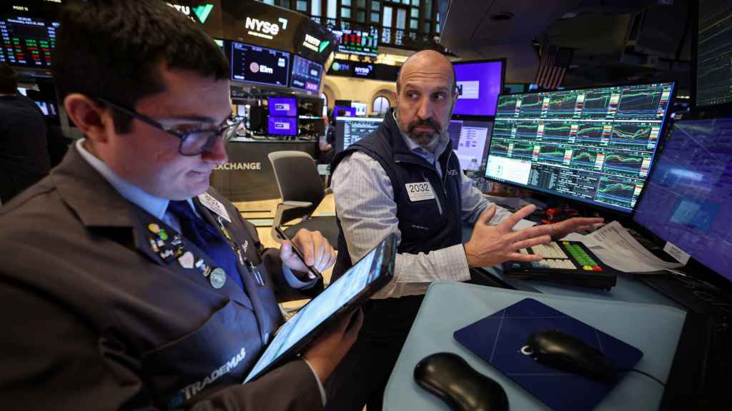 S&P 500 declines as Big Tech falls before earnings, investors await trade deals: Live&nbsp;updates