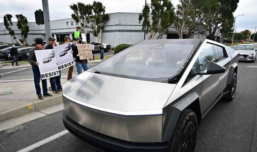 Why Tesla’s Biggest Bull Just Slashed the EV Maker’s Price&nbsp;Target